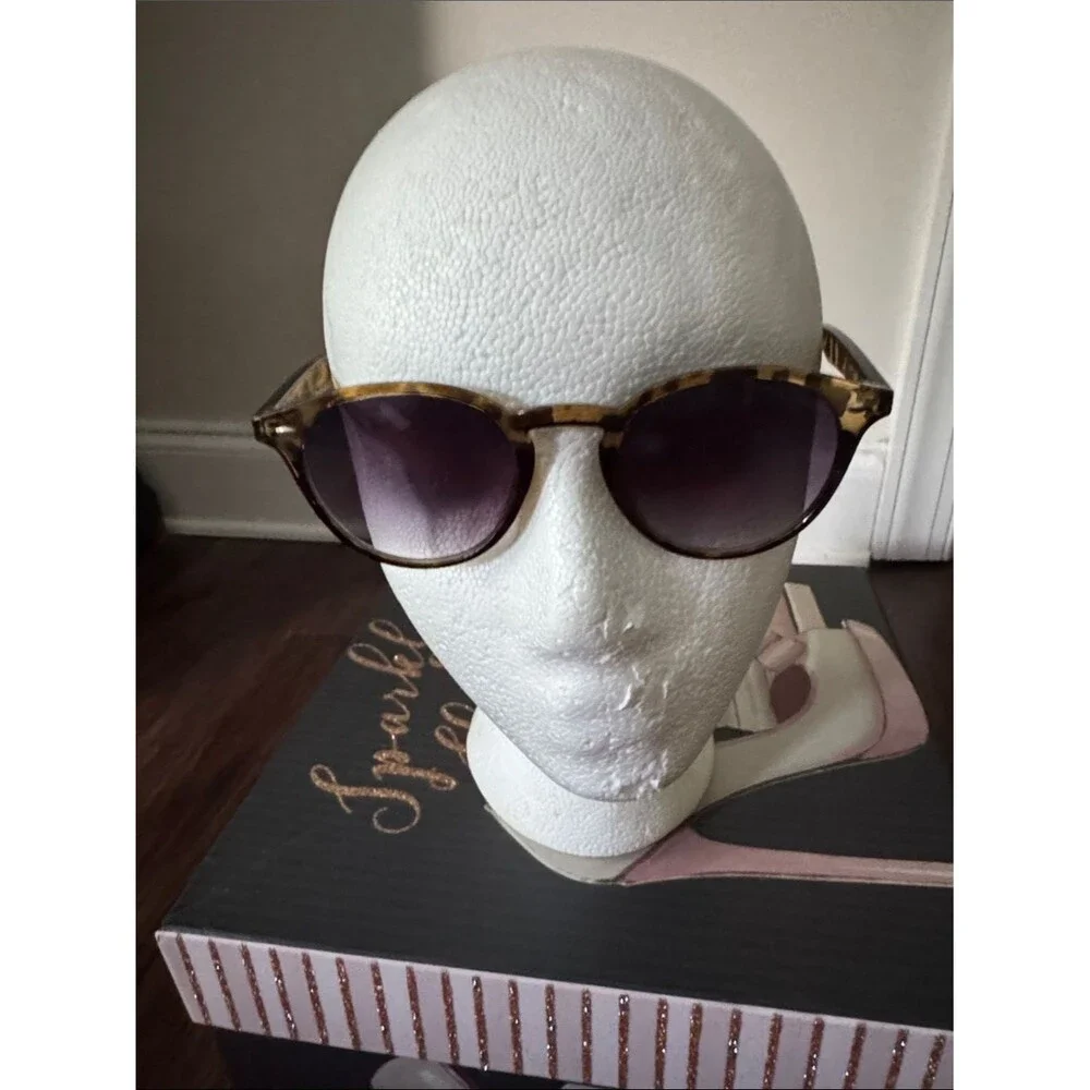 Tortoiseshell Round Women's Sunglasses - Brown Lenses